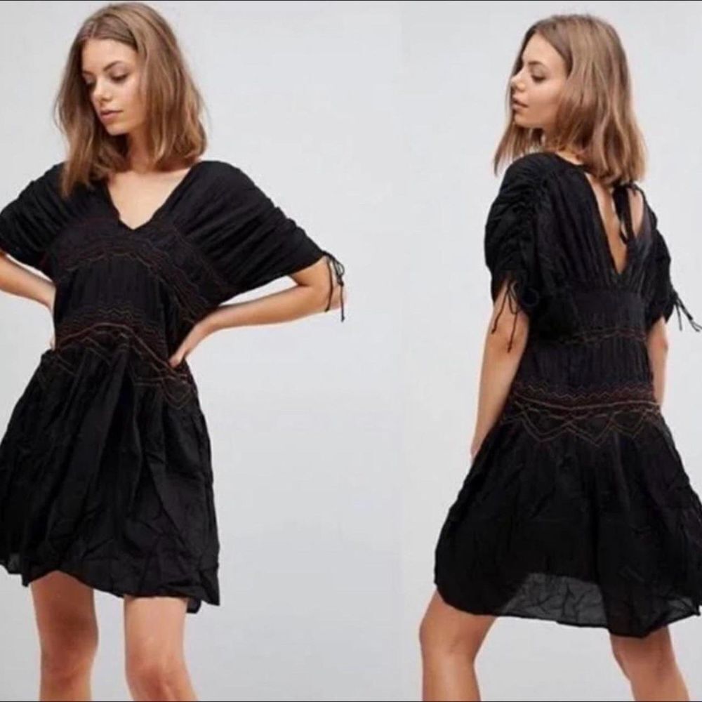 FREE PEOPLE *FLAWED* Black Boho Embroidered V-Neck Drapey Mini Dress Size Small